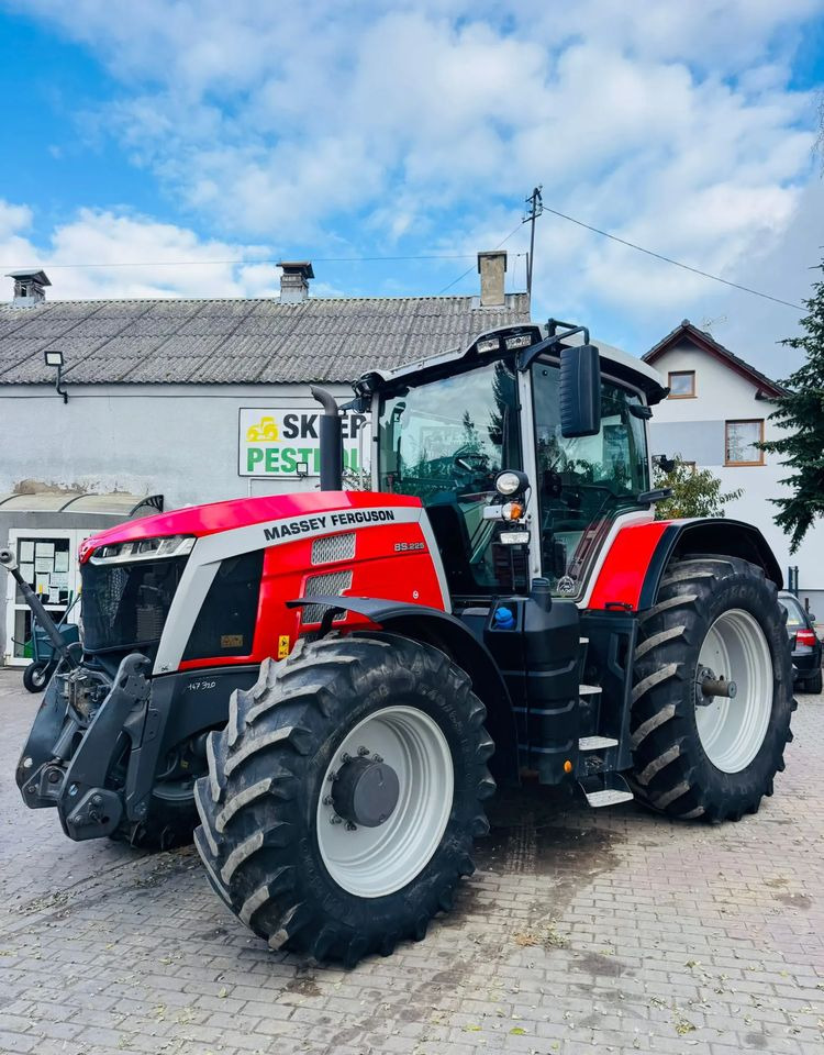 Massey Ferguson 8S.225 - Farm tractor: picture 1 Massey Ferguson 8S.225 - Farm tractor: picture 1