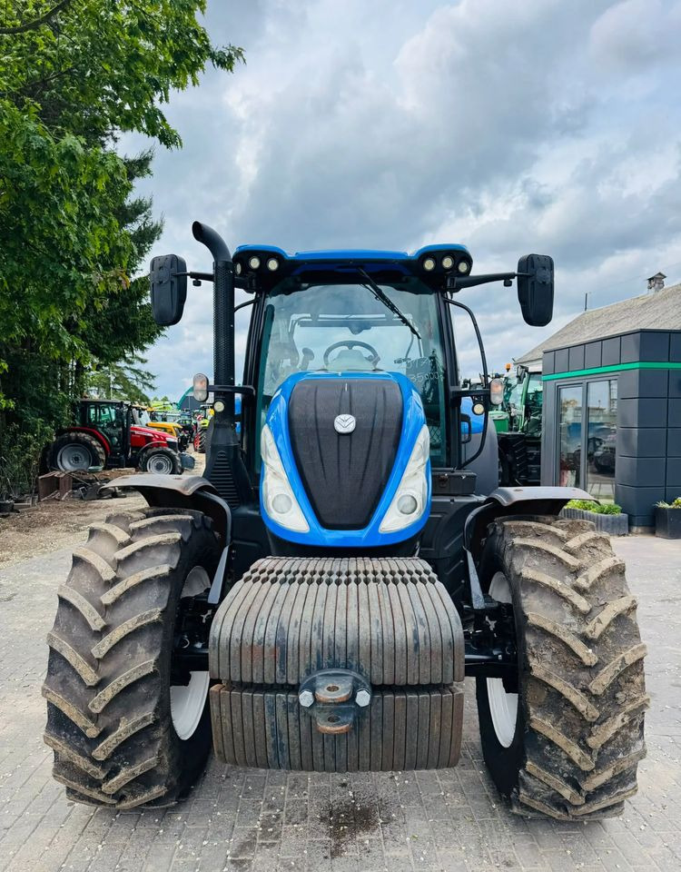 New Holland T6.175 AUTOCOMMAND - Farm tractor: picture 4 New Holland T6.175 AUTOCOMMAND - Farm tractor: picture 4