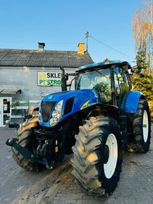 New Holland T7030 - Farm tractor: picture 1 New Holland T7030 - Farm tractor: picture 1