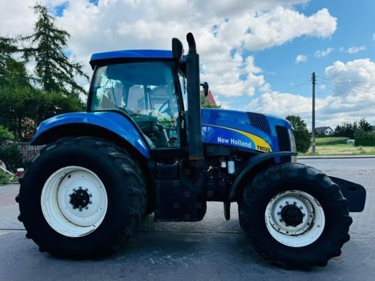 New Holland T8020 - Farm tractor: picture 2 New Holland T8020 - Farm tractor: picture 2