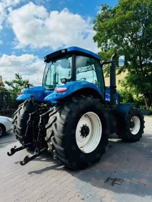 New Holland T8020 - Farm tractor: picture 5 New Holland T8020 - Farm tractor: picture 5