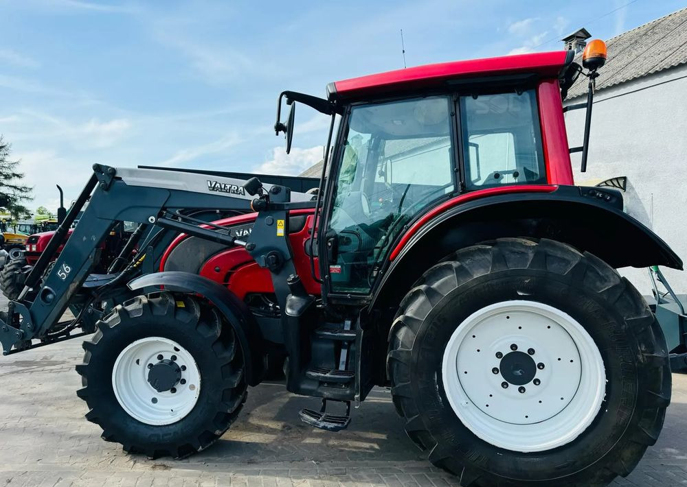 Valtra N101 - Farm tractor: picture 4 Valtra N101 - Farm tractor: picture 4