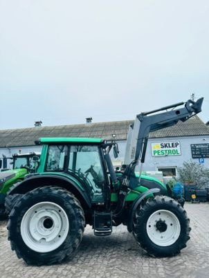 Valtra N101 - Farm tractor: picture 2 Valtra N101 - Farm tractor: picture 2