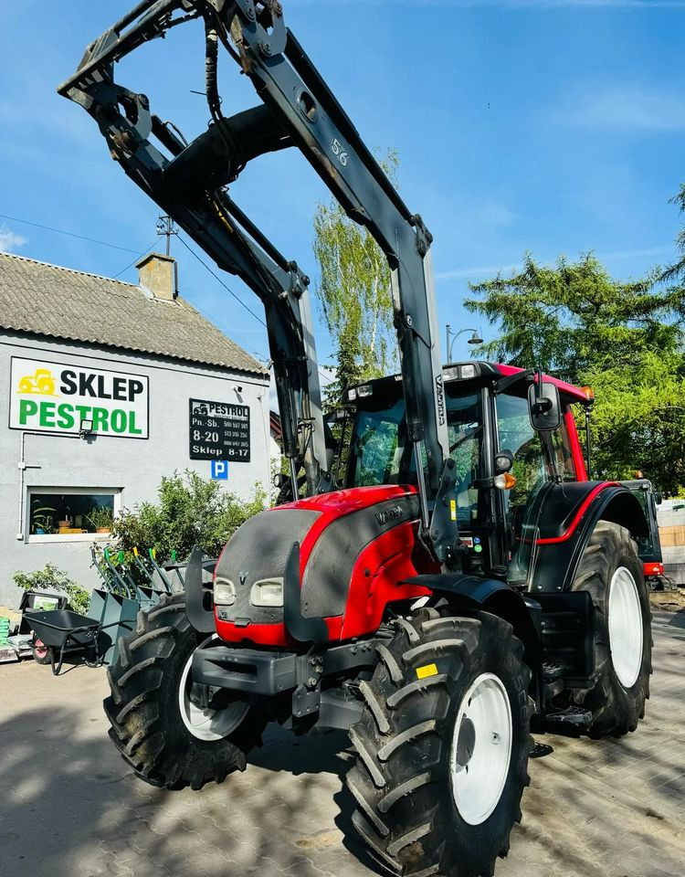 Valtra N101 - Farm tractor: picture 1 Valtra N101 - Farm tractor: picture 1