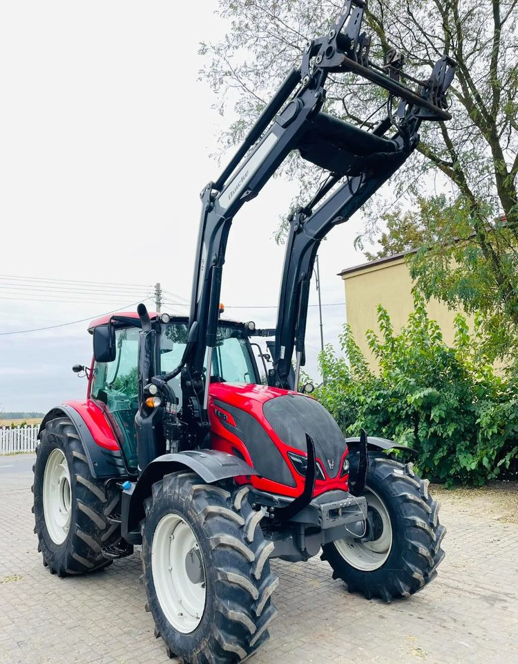 Valtra N104 - Farm tractor: picture 3 Valtra N104 - Farm tractor: picture 3