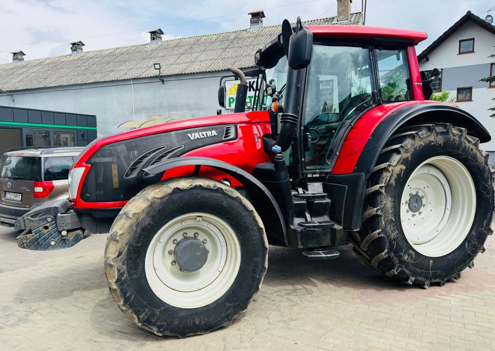 Valtra T213 Versu Unlimited - Farm tractor: picture 3 Valtra T213 Versu Unlimited - Farm tractor: picture 3