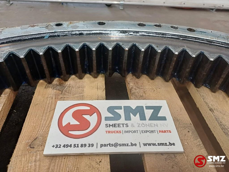 Caterpillar Gear + bearing swing Caterpillar - Frame/ Chassis for Material handling equipment: picture 3 Caterpillar Gear + bearing swing Caterpillar - Frame/ Chassis for Material handling equipment: picture 3