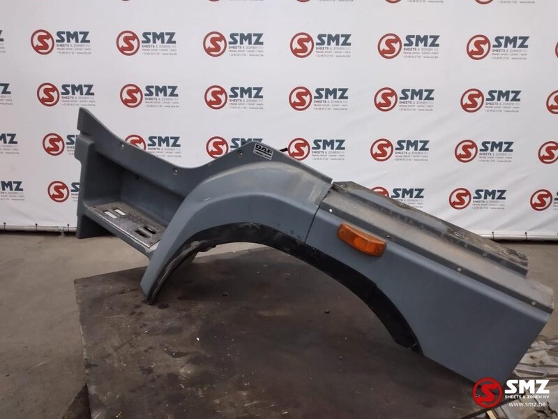 DAF Occ opstap +spatbordverlenging links DAF CF 85 165 - Cab and interior for Truck: picture 1 DAF Occ opstap +spatbordverlenging links DAF CF 85 165 - Cab and interior for Truck: picture 1