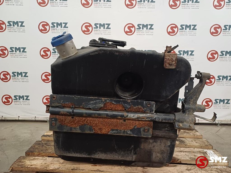Iveco Occ AdBlue tank Iveco - Fuel system for Truck: picture 4 Iveco Occ AdBlue tank Iveco - Fuel system for Truck: picture 4