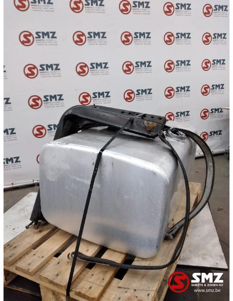 Iveco Occ brandstoftank 300L Iveco - Fuel tank for Truck: picture 3 Iveco Occ brandstoftank 300L Iveco - Fuel tank for Truck: picture 3