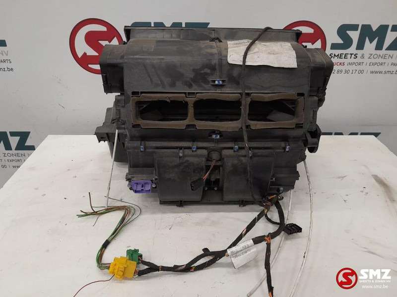 Iveco Occ kachelhuis Iveco - Heating/ Ventilation for Truck: picture 2 Iveco Occ kachelhuis Iveco - Heating/ Ventilation for Truck: picture 2