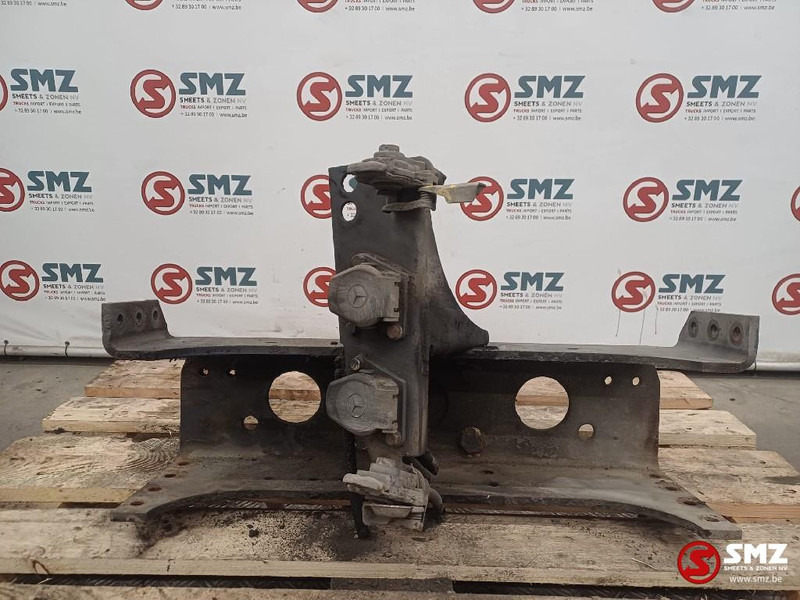 Mercedes-Benz Occ achterframedwarsbalk Mercedes - Frame/ Chassis for Truck: picture 2 Mercedes-Benz Occ achterframedwarsbalk Mercedes - Frame/ Chassis for Truck: picture 2