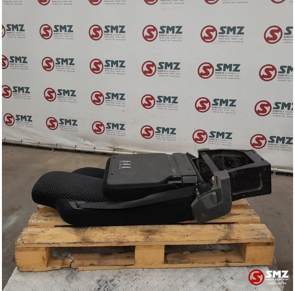 Mercedes-Benz Occ bijrijdersstoel rechts Mercedes - Cab and interior for Truck: picture 1 Mercedes-Benz Occ bijrijdersstoel rechts Mercedes - Cab and interior for Truck: picture 1