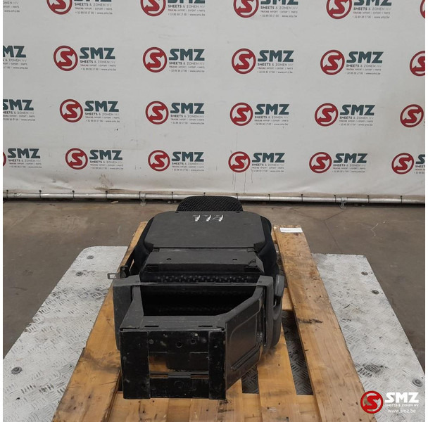 Mercedes-Benz Occ bijrijdersstoel rechts Mercedes - Cab and interior for Truck: picture 4 Mercedes-Benz Occ bijrijdersstoel rechts Mercedes - Cab and interior for Truck: picture 4