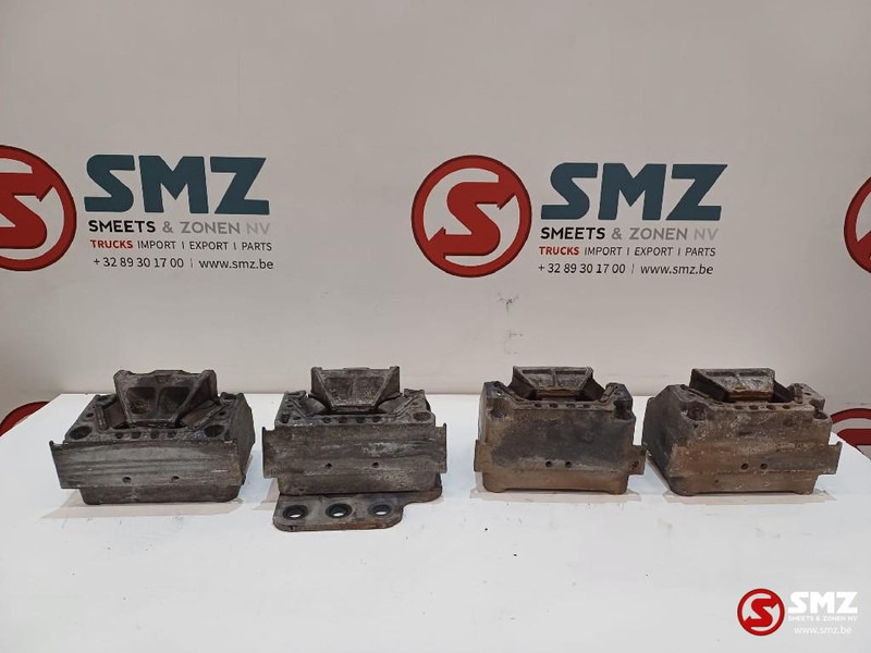Mercedes-Benz Occ set motorsteunen Mercedes - Engine mount for Truck: picture 1 Mercedes-Benz Occ set motorsteunen Mercedes - Engine mount for Truck: picture 1