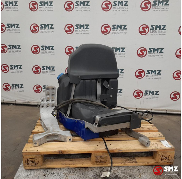 Renault Occ AdBluetank + Adblueniveausensor + AdBluepomp + - Fuel system for Truck: picture 2 Renault Occ AdBluetank + Adblueniveausensor + AdBluepomp + - Fuel system for Truck: picture 2