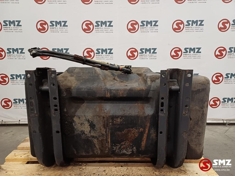 Renault Occ brandstoftank 250L Renault - Fuel tank for Truck: picture 2 Renault Occ brandstoftank 250L Renault - Fuel tank for Truck: picture 2