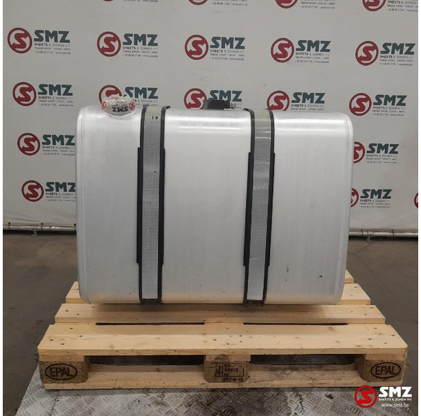 Renault Occ brandstoftank 360L + brandstofniveausensor Ren - Fuel tank for Truck: picture 1 Renault Occ brandstoftank 360L + brandstofniveausensor Ren - Fuel tank for Truck: picture 1