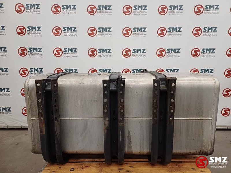 Renault Occ brandstoftank 600L Renault - Fuel tank for Truck: picture 2 Renault Occ brandstoftank 600L Renault - Fuel tank for Truck: picture 2