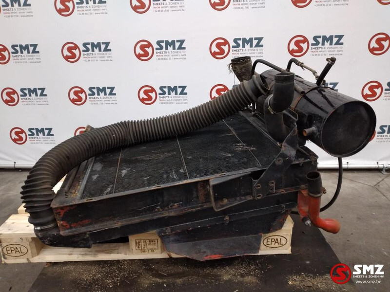 Renault Occ radiator + expansievat Renault 87cm hoog x 70 - Radiator for Truck: picture 1 Renault Occ radiator + expansievat Renault 87cm hoog x 70 - Radiator for Truck: picture 1