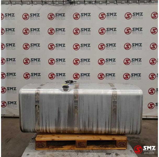 Scania Occ brandstoftank 700L + brandstofniveausensor Sca - Fuel tank for Truck: picture 1 Scania Occ brandstoftank 700L + brandstofniveausensor Sca - Fuel tank for Truck: picture 1