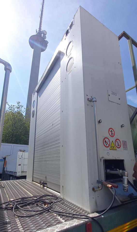 Messer Griesheim Gas tank semi-trailer used for LNG/CNG mobile filling station Methan Gas Cryogenic - Tank semi-trailer: picture 3 Messer Griesheim Gas tank semi-trailer used for LNG/CNG mobile filling station Methan Gas Cryogenic - Tank semi-trailer: picture 3