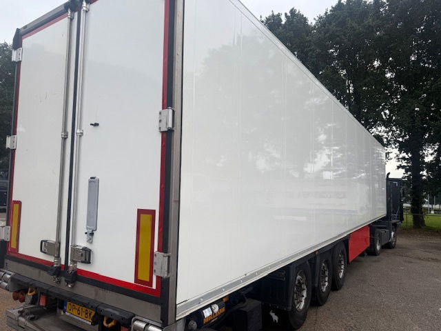 Schmitz Cargobull SLXe 300 1894 uur laadklep 2liftassen - Refrigerator semi-trailer: picture 3 Schmitz Cargobull SLXe 300 1894 uur laadklep 2liftassen - Refrigerator semi-trailer: picture 3