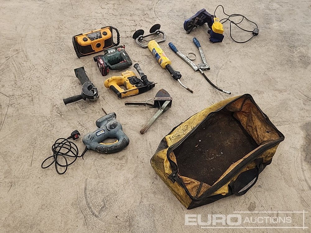 110 Volt Industrial Hoover, BUSTER NOZZLE SE. Sed NW13 200/600, Hitachi Grinder, Florabest Cordless Hedge Trimmer, 110 Volt Fly Leads, BUSTER NOZZLE SE. Sed NW13 200/600, Bag of Power Tools - Construction equipment: picture 4 110 Volt Industrial Hoover, BUSTER NOZZLE SE. Sed NW13 200/600, Hitachi Grinder, Florabest Cordless Hedge Trimmer, 110 Volt Fly Leads, BUSTER NOZZLE SE. Sed NW13 200/600, Bag of Power Tools - Construction equipment: picture 4