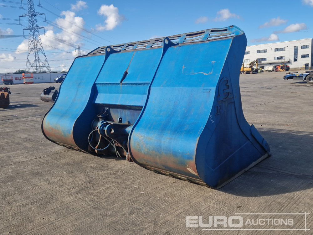 150" Hi Tip Bucket to suit CAT 966 Wheeled Loader - Bucket: picture 5 150" Hi Tip Bucket to suit CAT 966 Wheeled Loader - Bucket: picture 5