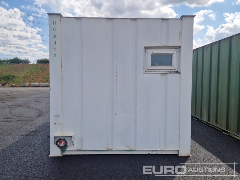 16' x 8' Toilet (Cannot Be Reconsigned) - Shipping container: picture 4 16' x 8' Toilet (Cannot Be Reconsigned) - Shipping container: picture 4