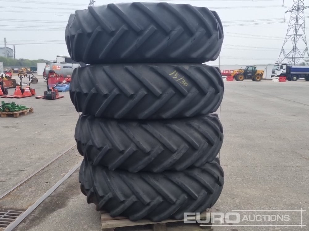 18.4-30 Tyre & Rim (4 of) - Tire: picture 4 18.4-30 Tyre & Rim (4 of) - Tire: picture 4