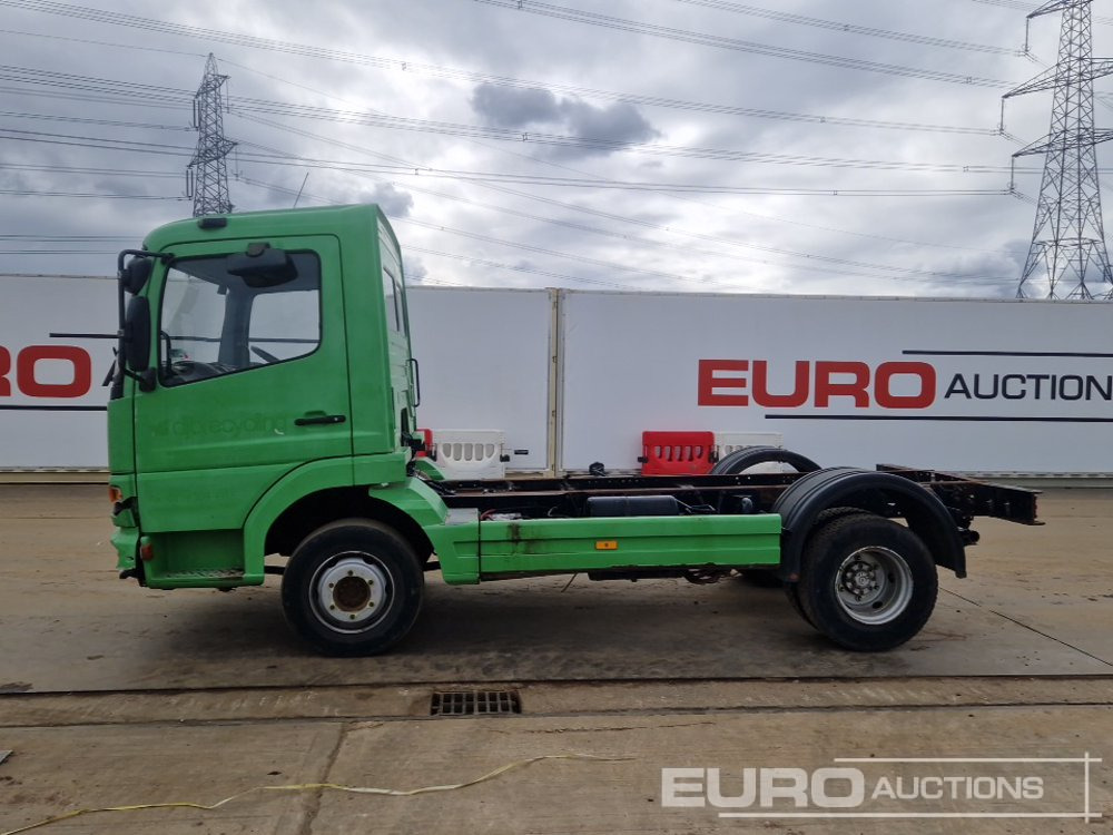 2002 Mercedes 4x2 Chassis Cab, Manual Gearbox - Cab chassis truck: picture 2 2002 Mercedes 4x2 Chassis Cab, Manual Gearbox - Cab chassis truck: picture 2