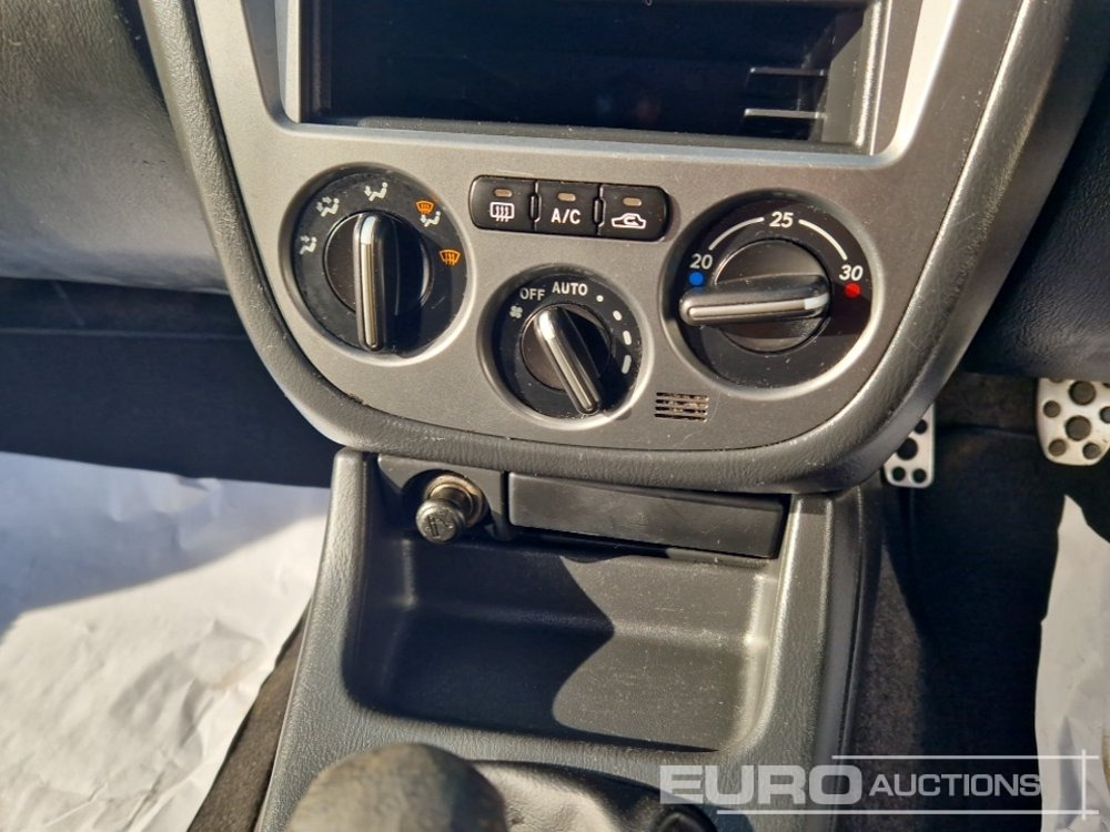Car 2003 Subaru Impreza: picture 30