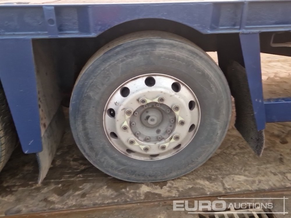 Dropside/ Flatbed truck for transportation of heavy machinery 2008 Scania P340: picture 12