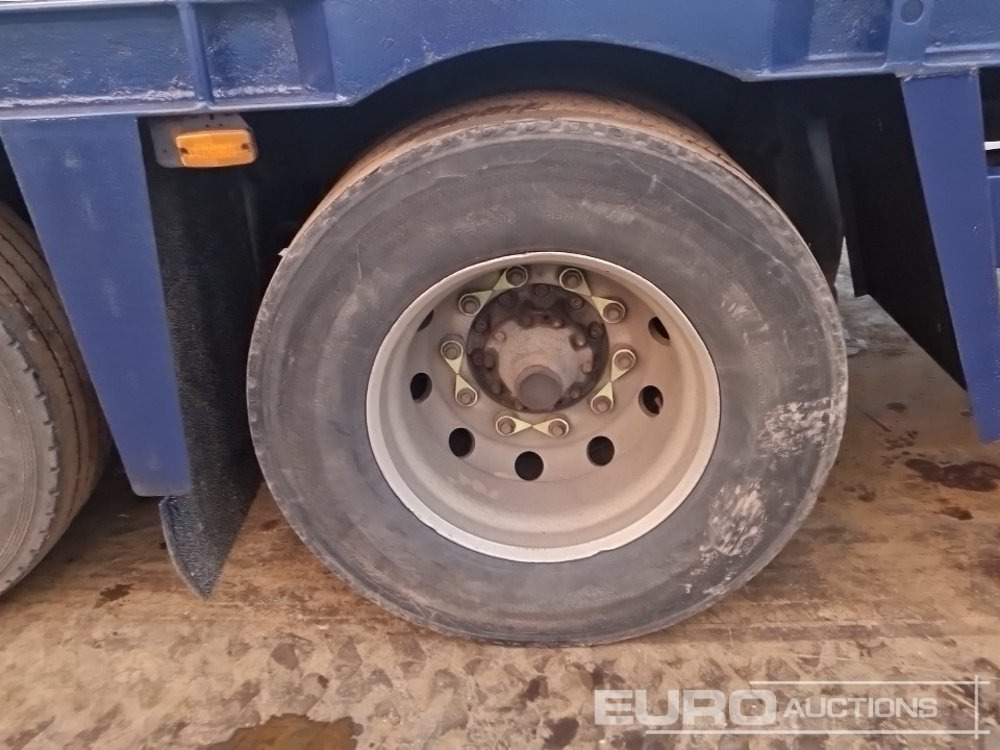 Dropside/ Flatbed truck for transportation of heavy machinery 2008 Scania P340: picture 14