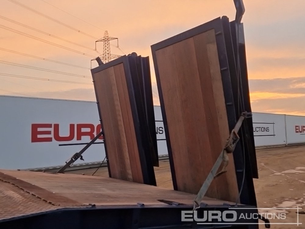 Dropside/ Flatbed truck for transportation of heavy machinery 2008 Scania P340: picture 21