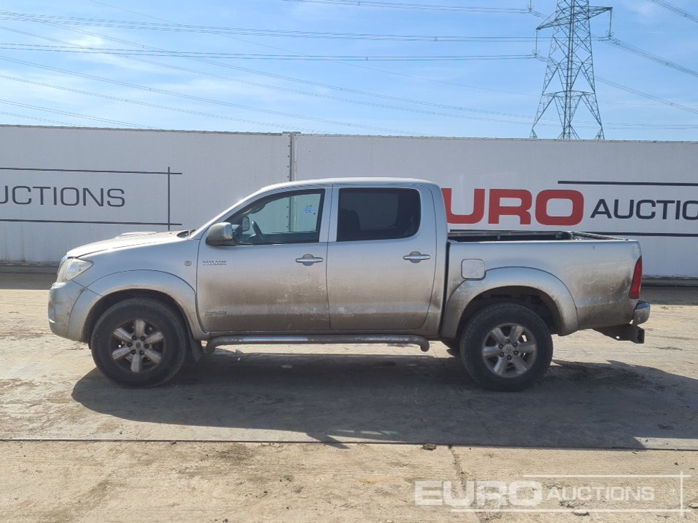 2011 Toyota Hilux Invincible - Pickup truck: picture 2 2011 Toyota Hilux Invincible - Pickup truck: picture 2