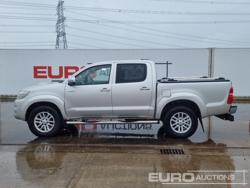 2011 Toyota Hilux Invincible - Pickup truck: picture 2 2011 Toyota Hilux Invincible - Pickup truck: picture 2