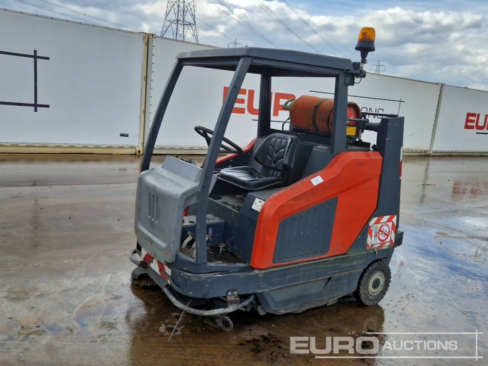 2013 Hako 1500v Gas Powered Sweeper - Construction equipment: picture 1 2013 Hako 1500v Gas Powered Sweeper - Construction equipment: picture 1