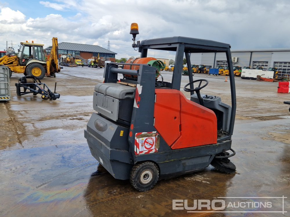 2013 Hako 1500v Gas Powered Sweeper - Construction equipment: picture 5 2013 Hako 1500v Gas Powered Sweeper - Construction equipment: picture 5