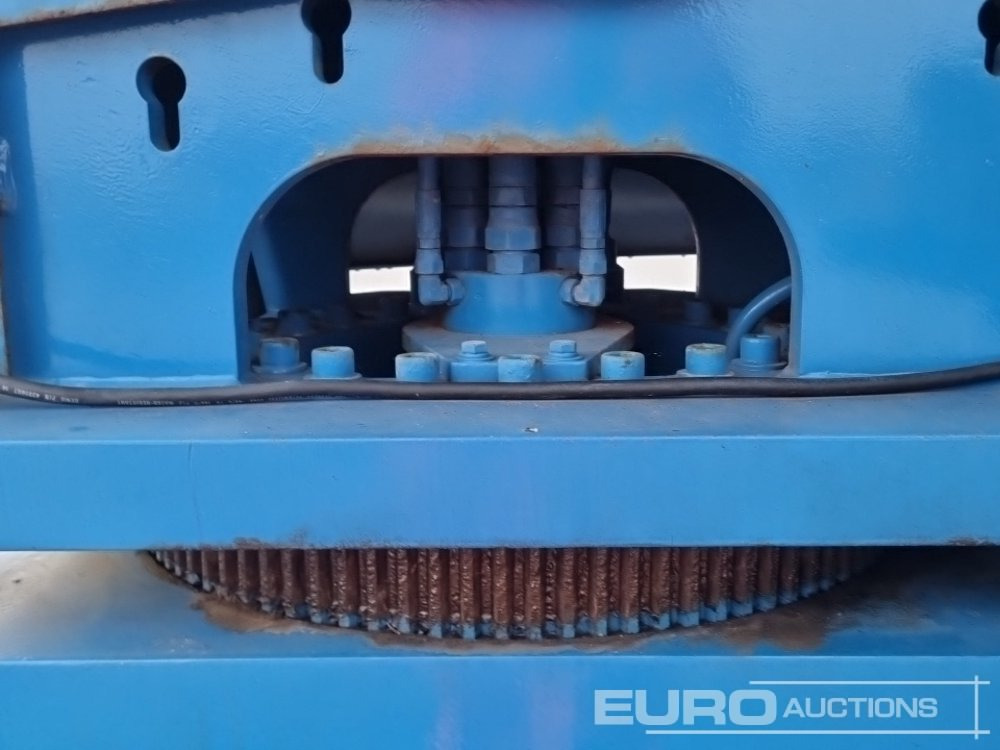 Aerial platform 2014 Genie S45: picture 26