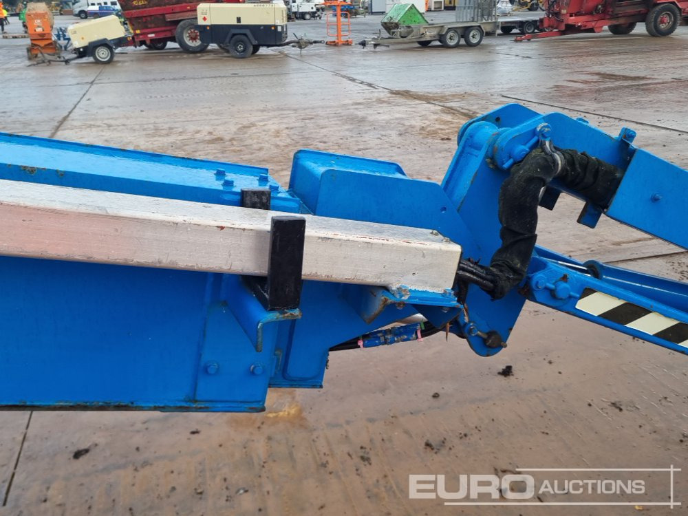 Aerial platform 2014 Genie S45: picture 16