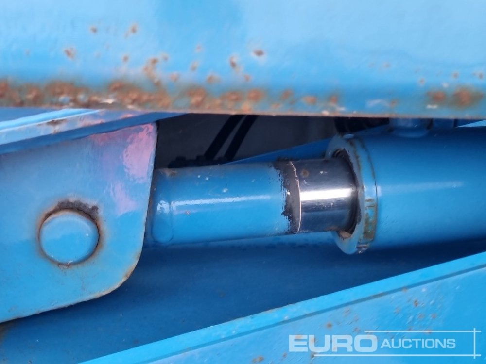 Aerial platform 2014 Genie S45: picture 25