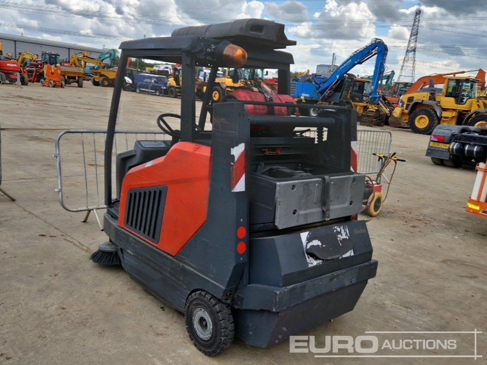 2014 Hako 1500v Gas Powered Sweeper - Construction equipment: picture 3 2014 Hako 1500v Gas Powered Sweeper - Construction equipment: picture 3