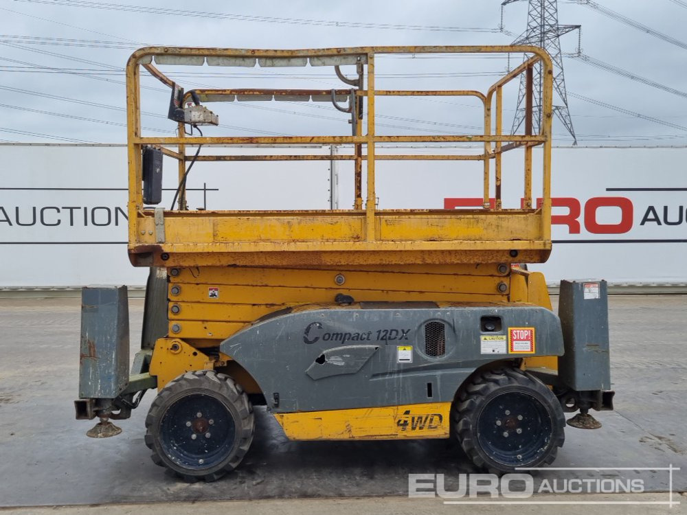 2014 Haulotte Compact 12DX - Aerial platform: picture 2 2014 Haulotte Compact 12DX - Aerial platform: picture 2