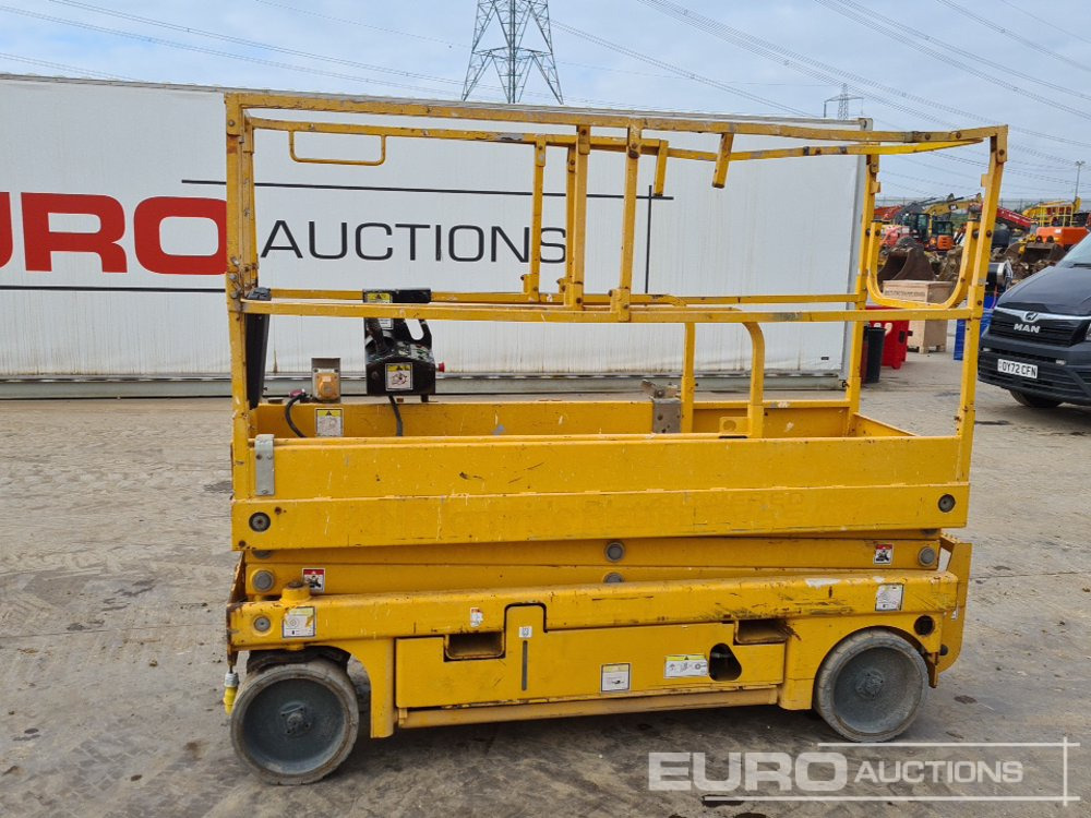 2014 Haulotte Compact 8 - Aerial platform: picture 2 2014 Haulotte Compact 8 - Aerial platform: picture 2