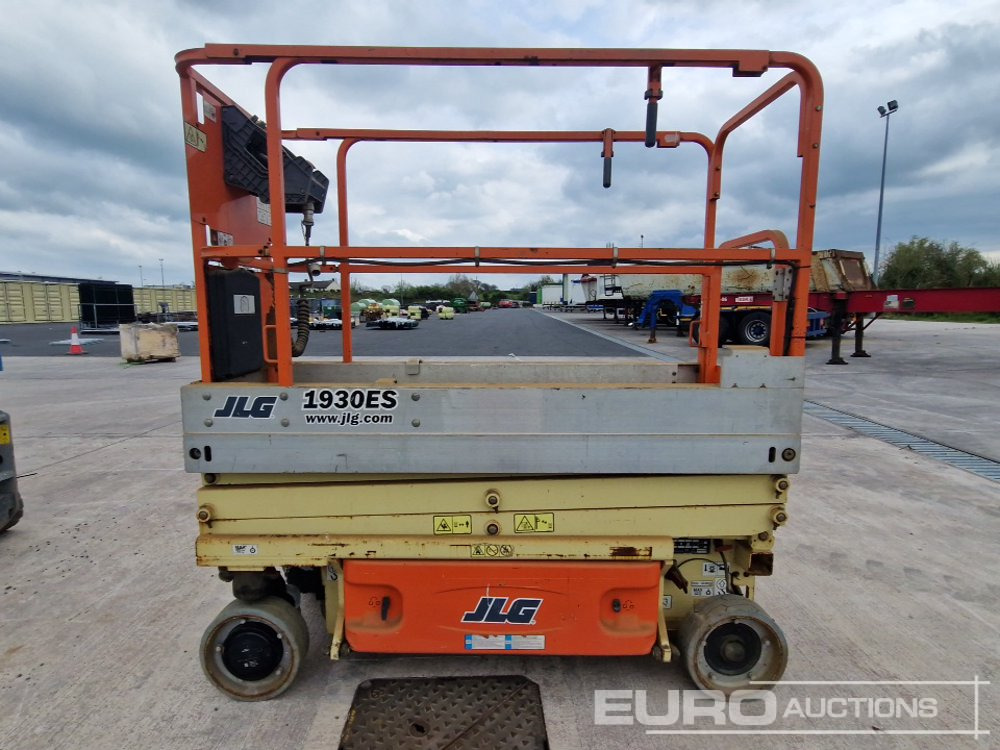 2014 JLG 1930ES Electric Scissor Lift, 7.72m Working Height, 230kg Platform Capacity, Extending Deck, None Marking Tyres - Aerial platform: picture 2 2014 JLG 1930ES Electric Scissor Lift, 7.72m Working Height, 230kg Platform Capacity, Extending Deck, None Marking Tyres - Aerial platform: picture 2