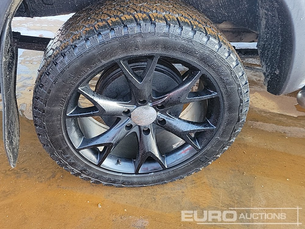 Pickup truck 2014 Toyota Hilux Invincible: picture 10 Pickup truck 2014 Toyota Hilux Invincible: picture 10