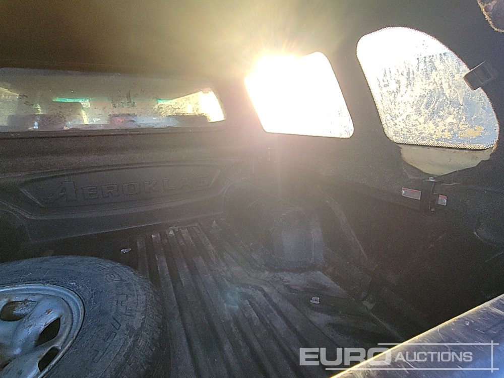 Pickup truck 2014 Toyota Hilux Invincible: picture 14 Pickup truck 2014 Toyota Hilux Invincible: picture 14