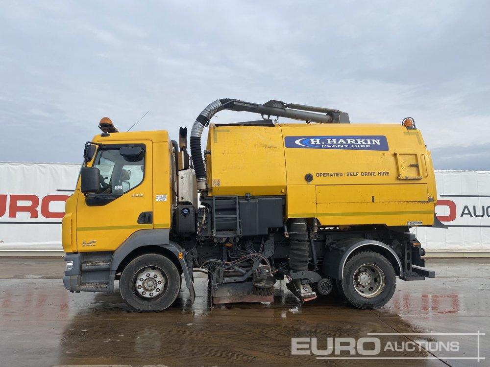 2015 DAF LF 220 - Road sweeper: picture 2 2015 DAF LF 220 - Road sweeper: picture 2